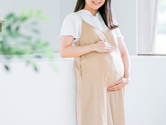 妊娠中の女性イメージ