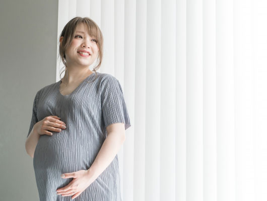 妊娠中の女性イメージ