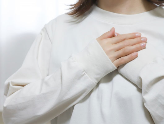 女性の胸のイメージ