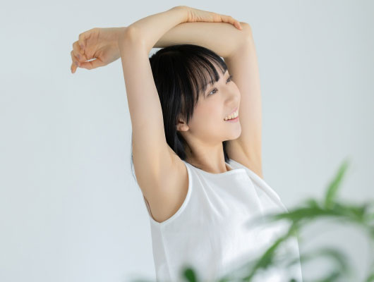 ゆっくりする女性イメージ