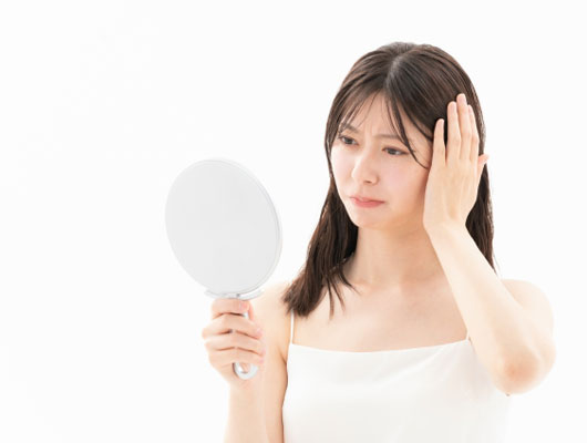 失敗に悩む女性イメージ