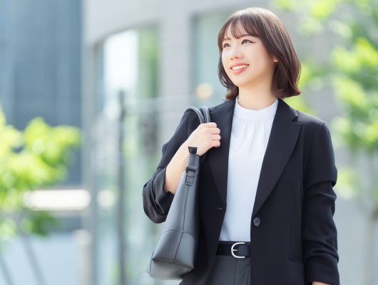 日常を過ごす女性イメージ