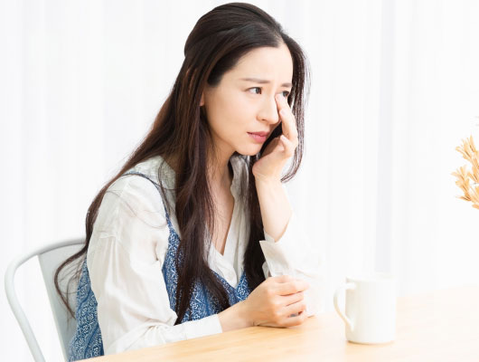 女性の涙のイメージ