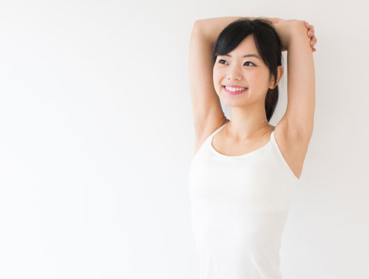 リラックスする女性イメージ