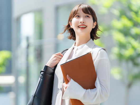 仕事復帰の女性イメージ