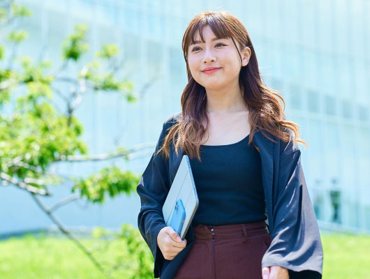 準備する女性イメージ